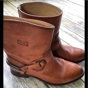 Frye short boots brown size 6.5